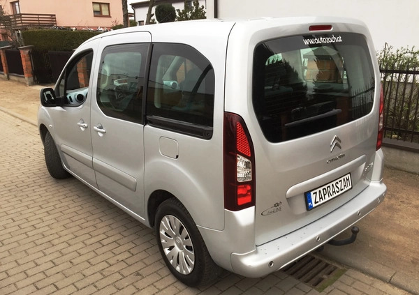 Citroen Berlingo cena 33900 przebieg: 145000, rok produkcji 2015 z Gościno małe 191